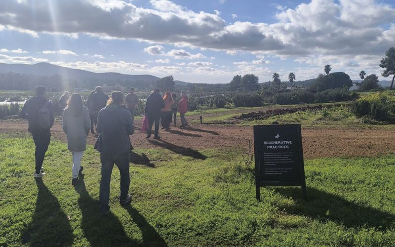 Un centenar de persones coneixen les finques agroecològiques d’Eivissa amb el programa de visites impulsat per Apaeef aquesta tardor